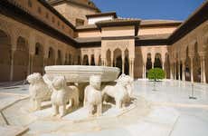 Visita guiada por la Alhambra y los Palacios Nazaríes con entrada